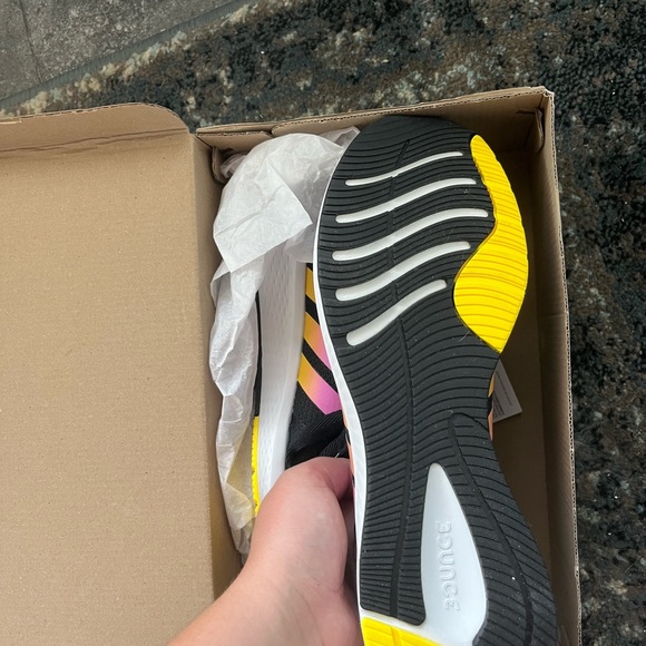 Adidas edge luxe shoes size 9 - Picture 2 of 4